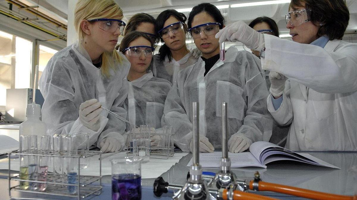 Alumnas de Química de Bachillerato