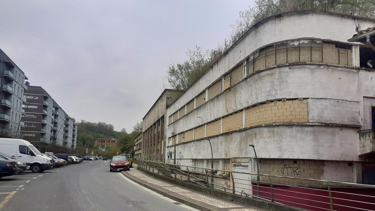 Estado actual del edificio que albergó las oficinas de la fundición Luzuriaga.