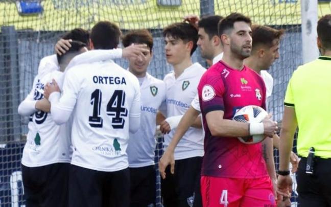 Jugadores del Gernika celebran un gol ante el Arnedo Jugadores del Gernika celebran un gol ante el Arnedo