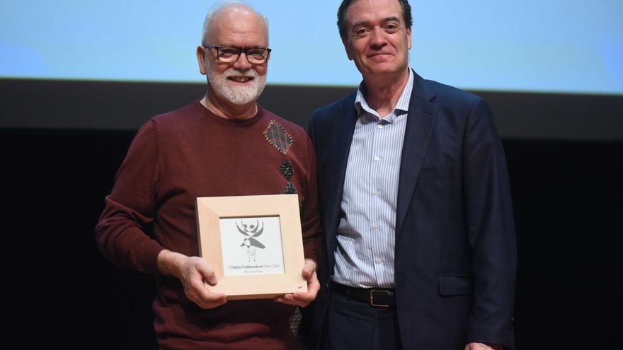 Raimundo Flores, Mundi, premiado en los Dantza Tradizionalaren Esker Onak