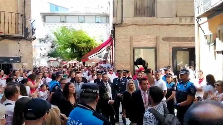 Pitos en Carnicerías al paso del alcalde Alejandro Toquero en la procesión de Santa Ana