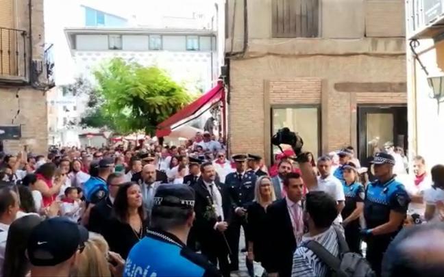 Pitos en Carnicerías al paso del alcalde Alejandro Toquero en la procesión de Santa Ana
