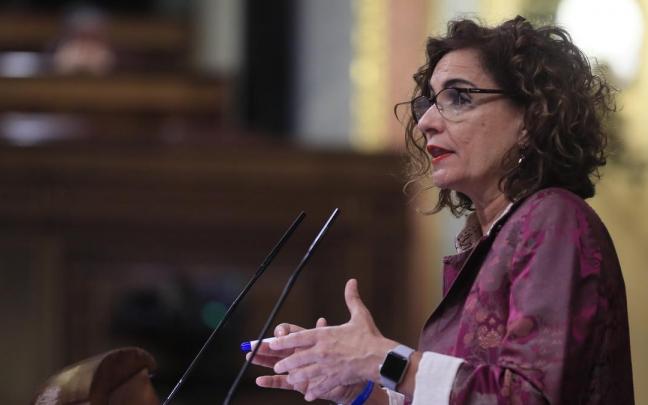 La ministra Montero durante su intervención en el pleno del Congreso este jueves.