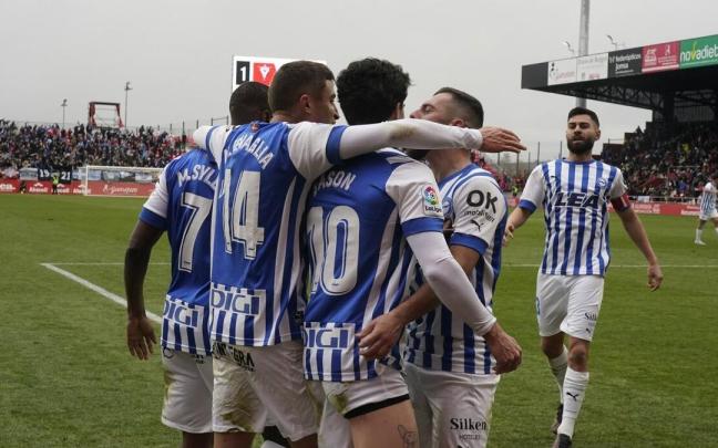 El Alavés celebra la victoria El Alavés celebra la victoria