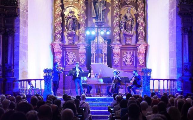 Concierto en Santa Klara, el antiguo convento de las clarisas en Zarautz, ahora en manos del Ayuntamiento