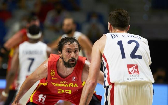 Sergio Llull durante un partido contra Francia.