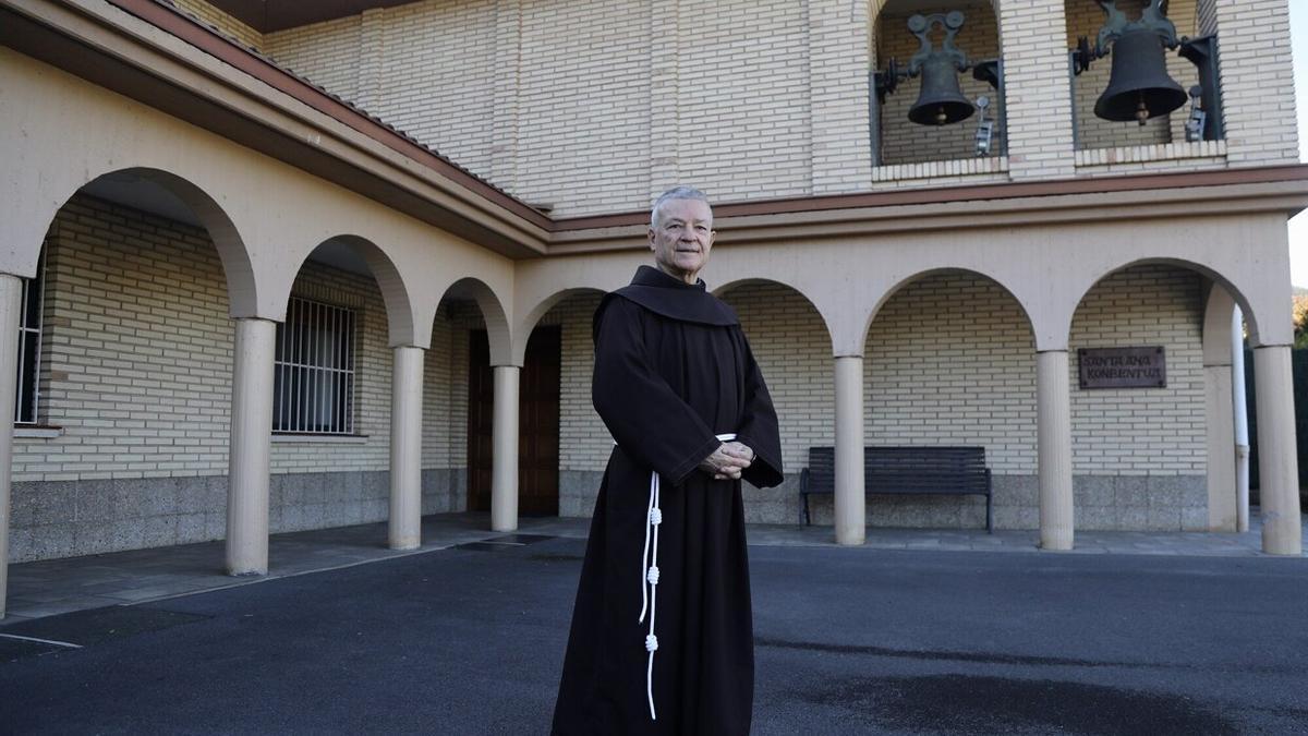 Santiago Agrelo, arzobispo emérito de Tánger, este viernes en el patio del Convento de Santa Ana, en Oñati