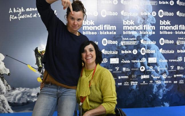 La cineasta Henna Taylor y Quinn Brett, en el photocall de BBK Mendi Film Bilbao Bizkaia. La cineasta Henna Taylor y Quinn Brett, en el photocall de BBK Mendi Film Bilbao Bizkaia.