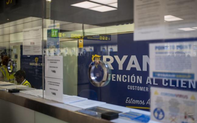 Mostrador de Ryanair en el aeropuerto de Barcelona.
