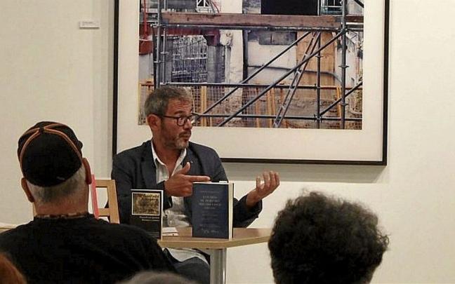 Lazaro Echegaray presenta su último libro Lazaro Echegaray presenta su último libro
