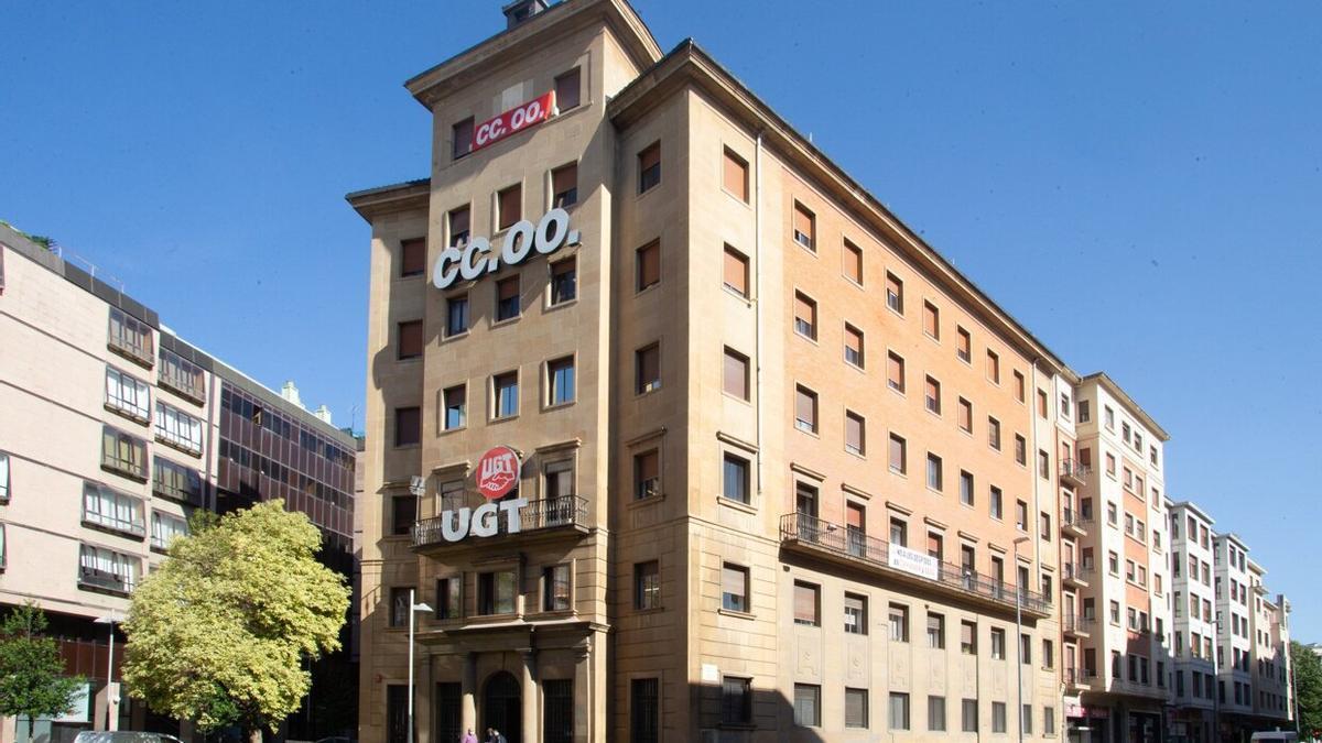 Sede de UGT y CCOO en Pamplona.