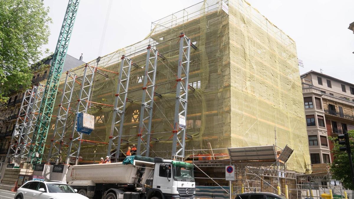 Edificio del cine Bellas Artes, donde se construye actualmente un hotel de la cadena Hilton.