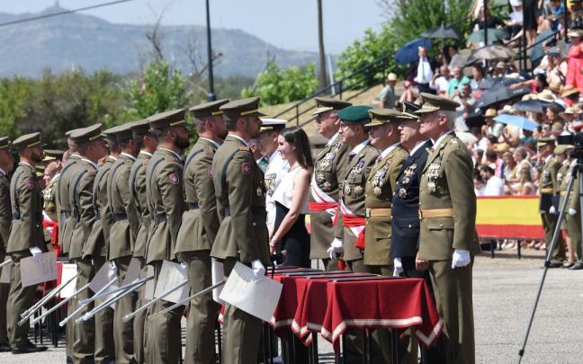 Imagen de archivo de la nueva promoción de la Escala de Suboficiales del Ejército de Tierra. Imagen de archivo de la nueva promoción de la Escala de Suboficiales del Ejército de Tierra.