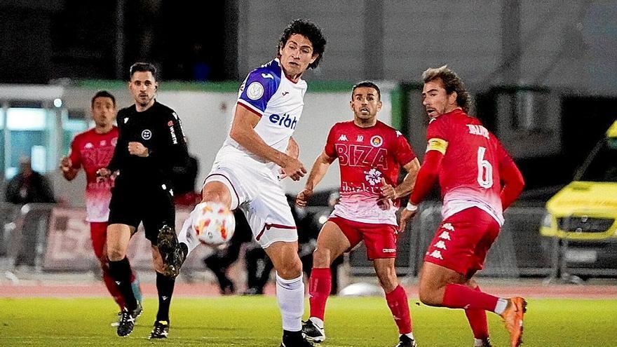 Blanco Leschuk, en el encuentro ante el Ibiza-Islas Pitiusas. | FOTO: N.G.