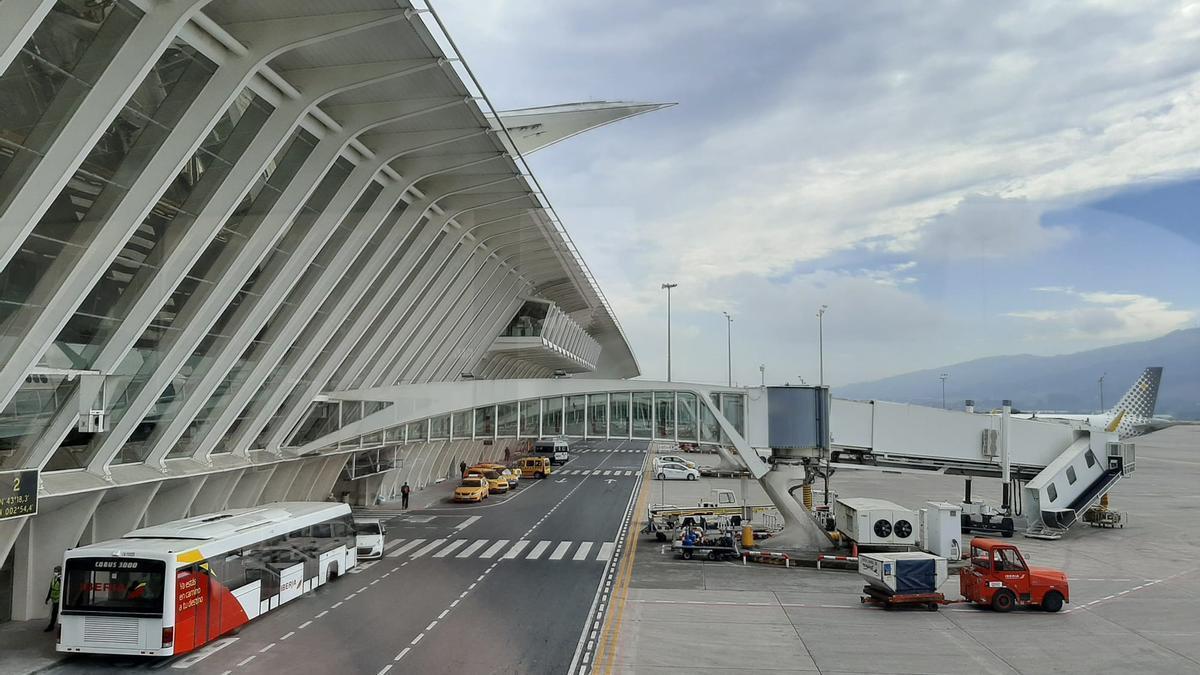 Instalaciones del aeropuerto de Bilbao.