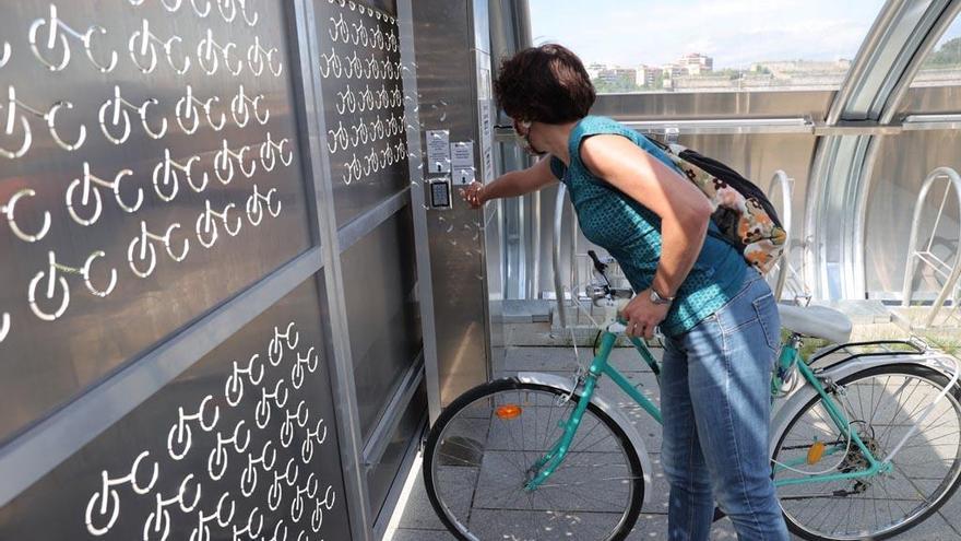 Vista del aparcamiento rotatorio para bicicletas NBici en Yanguas y Miranda