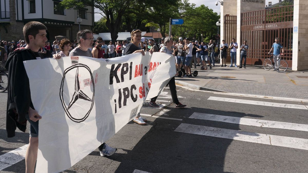 Las imágenes de la manifestación de Mercedes este viernes en Vitoria