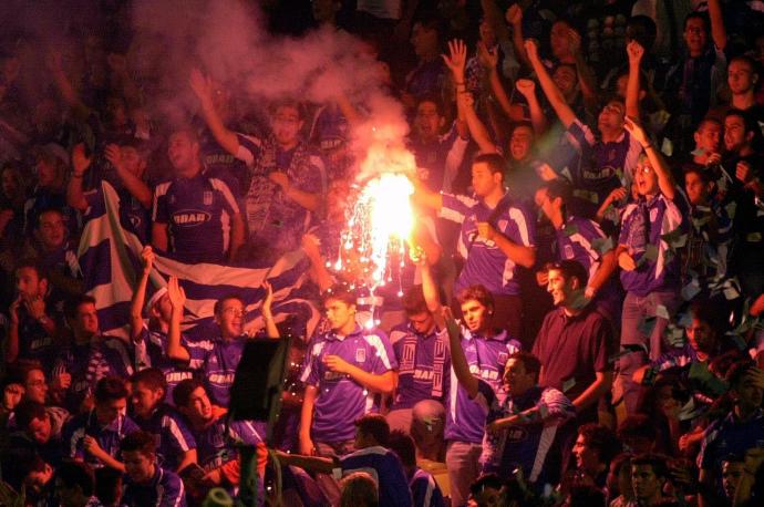 Ultras griegos, en un estadio.