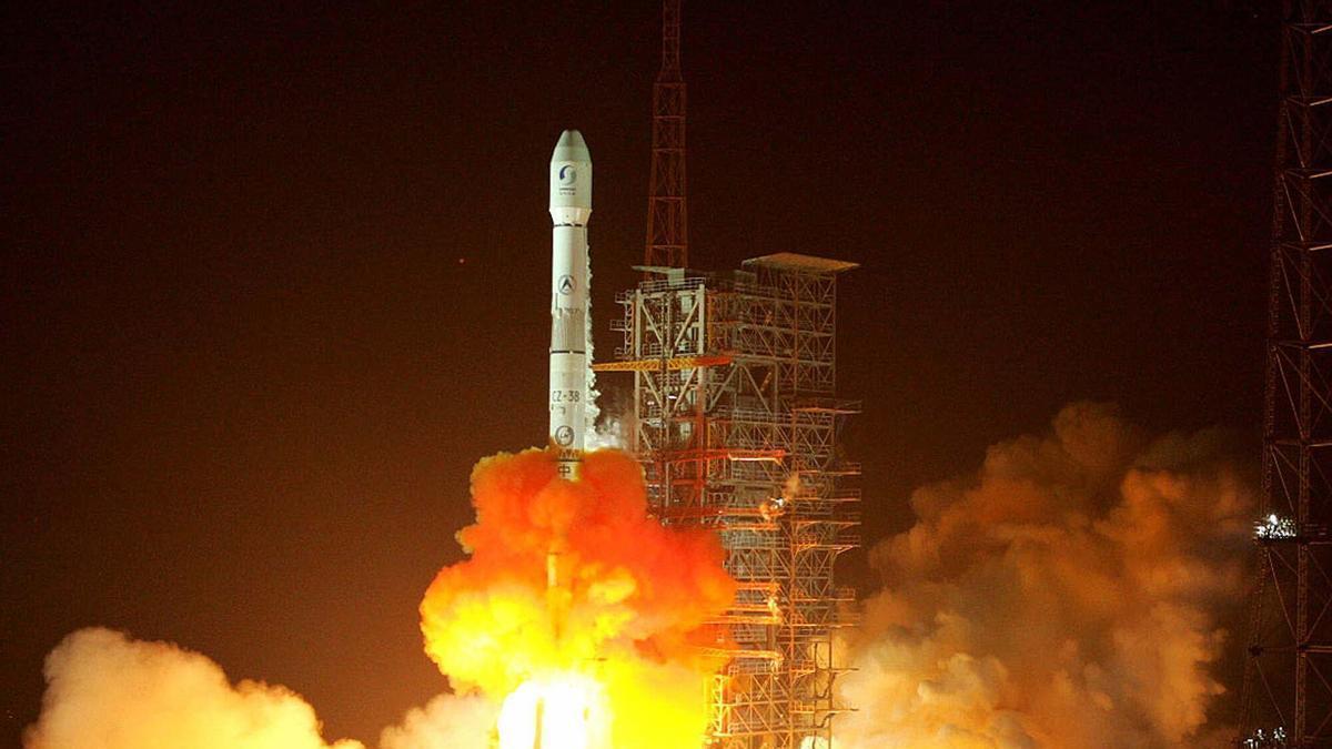 Imagen del lanzamiento de un cohete por el régimen chino.