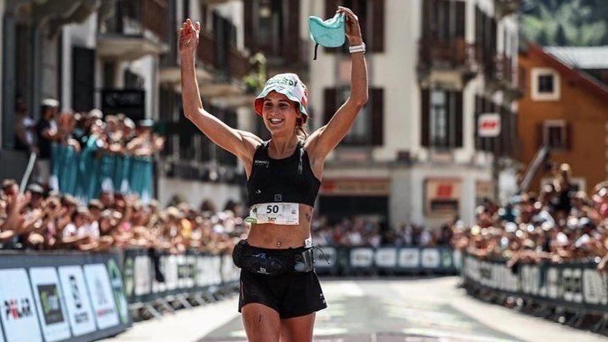 Sara Alonso entra vencedora en el maratón del Montblanc.