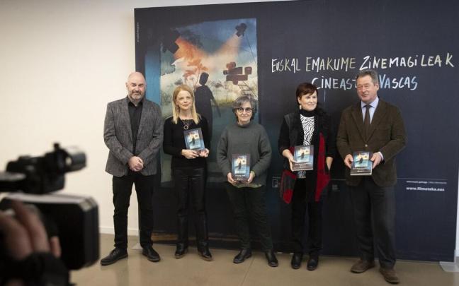 Fernández, Rodríguez, Herguera, Arandia y Zupiria, en la presentación del libro 'Cineastas vascas'. Fernández, Rodríguez, Herguera, Arandia y Zupiria, en la presentación del libro 'Cineastas vascas'.