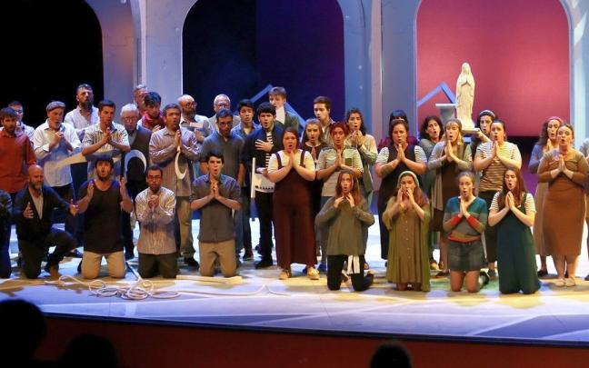 Un momento del ensayo de la ópera.