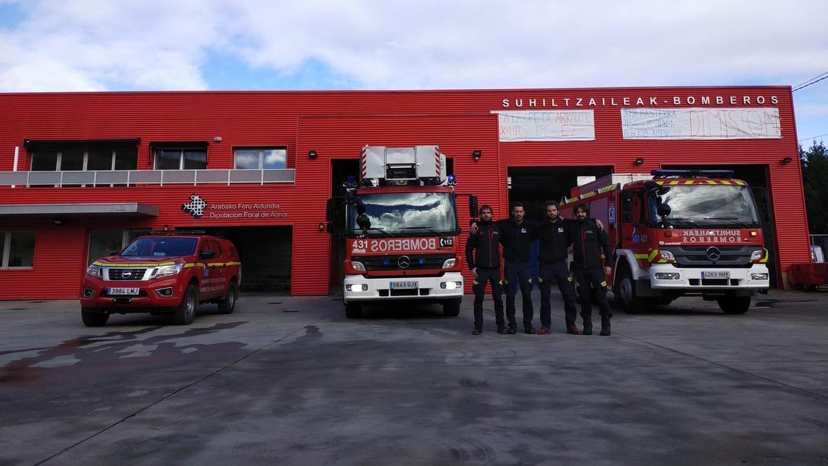 Bomberos rinde homenaje a Iker Bilbao