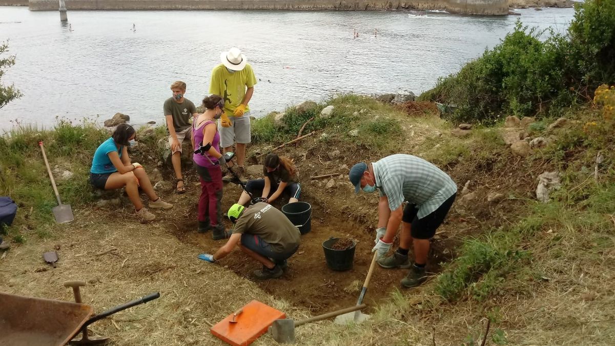 Excavaciones en la isla lekeitiarra de Garraitz, que cuenta con 6,5 hectáreas de extensión.