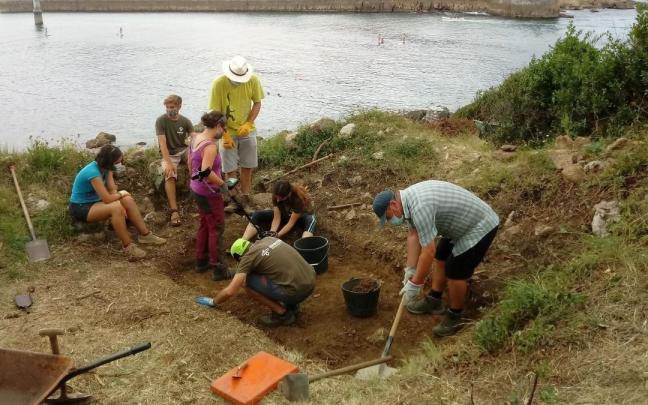 Excavaciones en la isla lekeitiarra de Garraitz, que cuenta con 6,5 hect&aacute;reas de extensi&oacute;n.