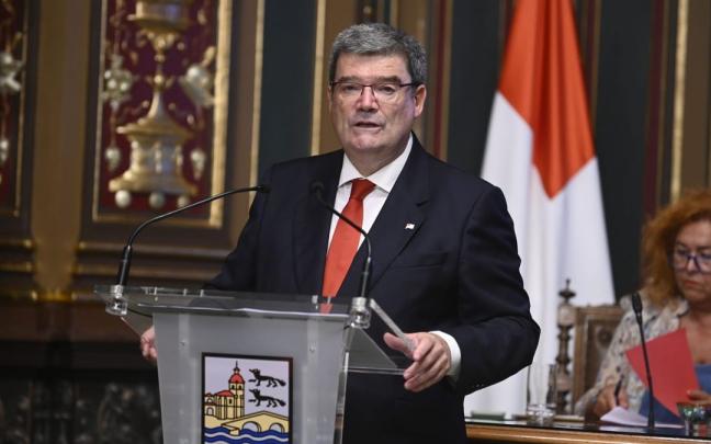 El alcalde de Bilbao, Juan Mari Aburto, en el pleno del Estado de la Villa El alcalde de Bilbao, Juan Mari Aburto, en el pleno del Estado de la Villa