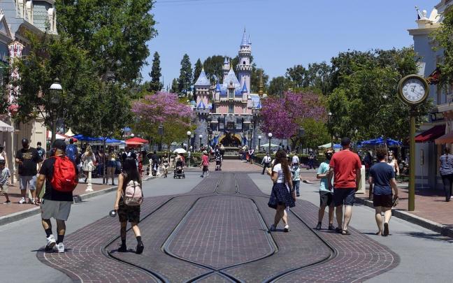 Parque de Disneyland en California. Parque de Disneyland en California.