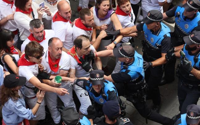 Graves incidentes en la calle Curia
