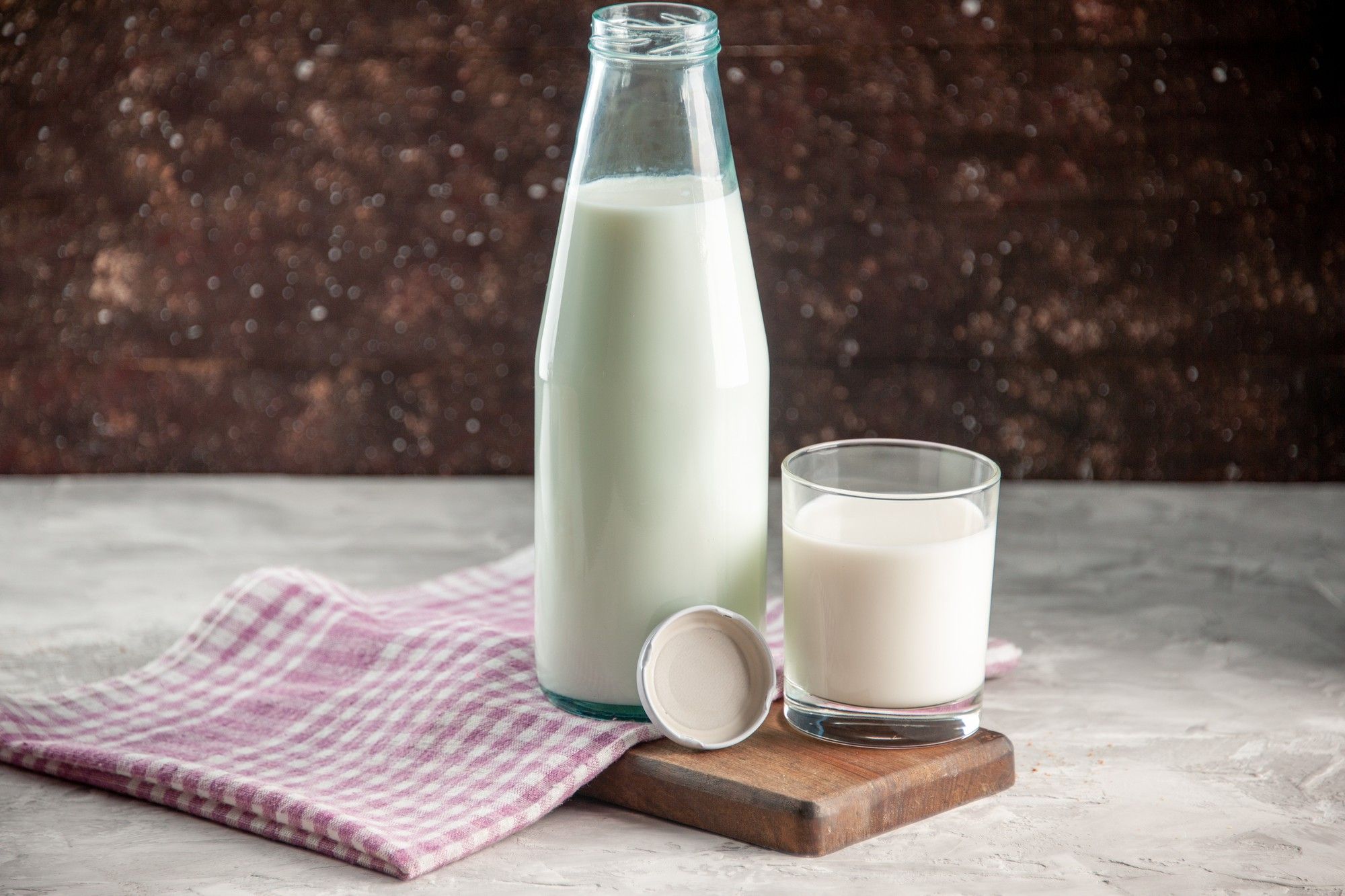 La leche sacia la sed y alivia los síntomas de la resaca.