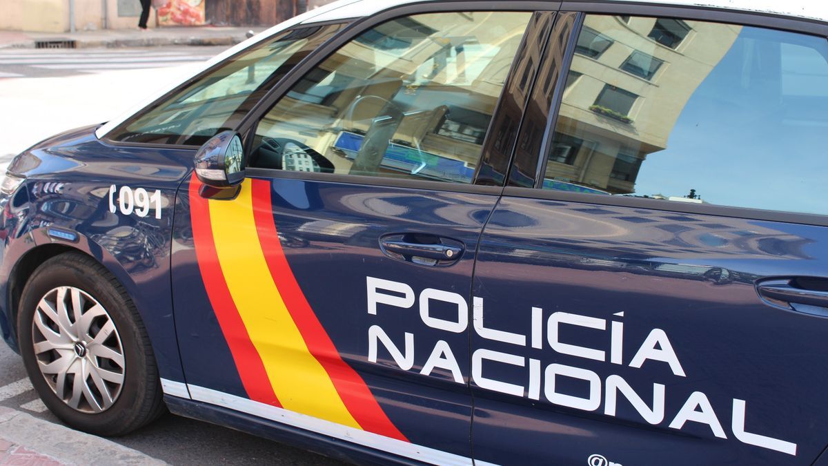 Vehículo policial de la Policía Nacional.