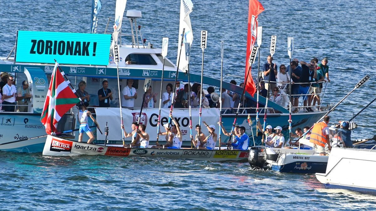 Donostiarra celebra su victoria en Getxo, que le permite colocarse a un punto de Hondarribia en la clasificación.