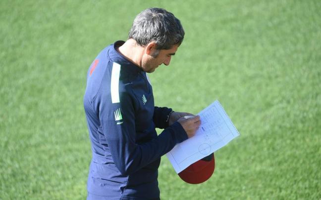 Ernesto Valverde durante un entrenamiento Ernesto Valverde durante un entrenamiento