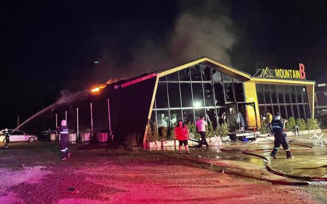 Al menos 13 muertos y 41 heridos en un incendio en una discoteca en Tailandia Al menos 13 muertos y 41 heridos en un incendio en una discoteca en Tailandia