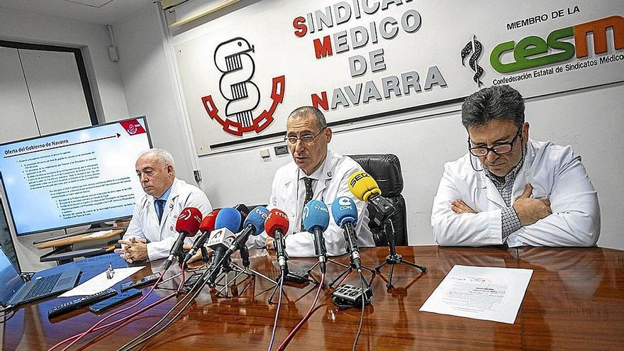 Los representantes del Sindicato Médico, ayer en rueda de prensa.