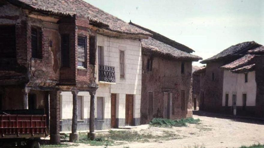 Casa familiar en Villademor de la Vega, pueblo de León.