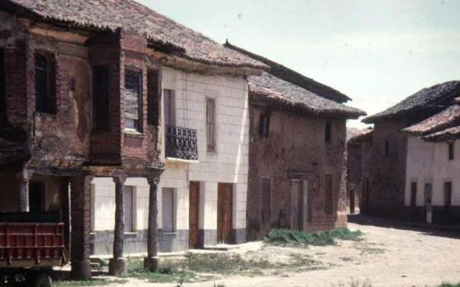 Casa familiar en Villademor de la Vega, pueblo de Le&oacute;n.