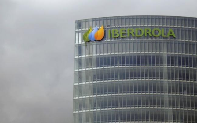 La torre Iberdrola de Bilbao. La torre Iberdrola de Bilbao.