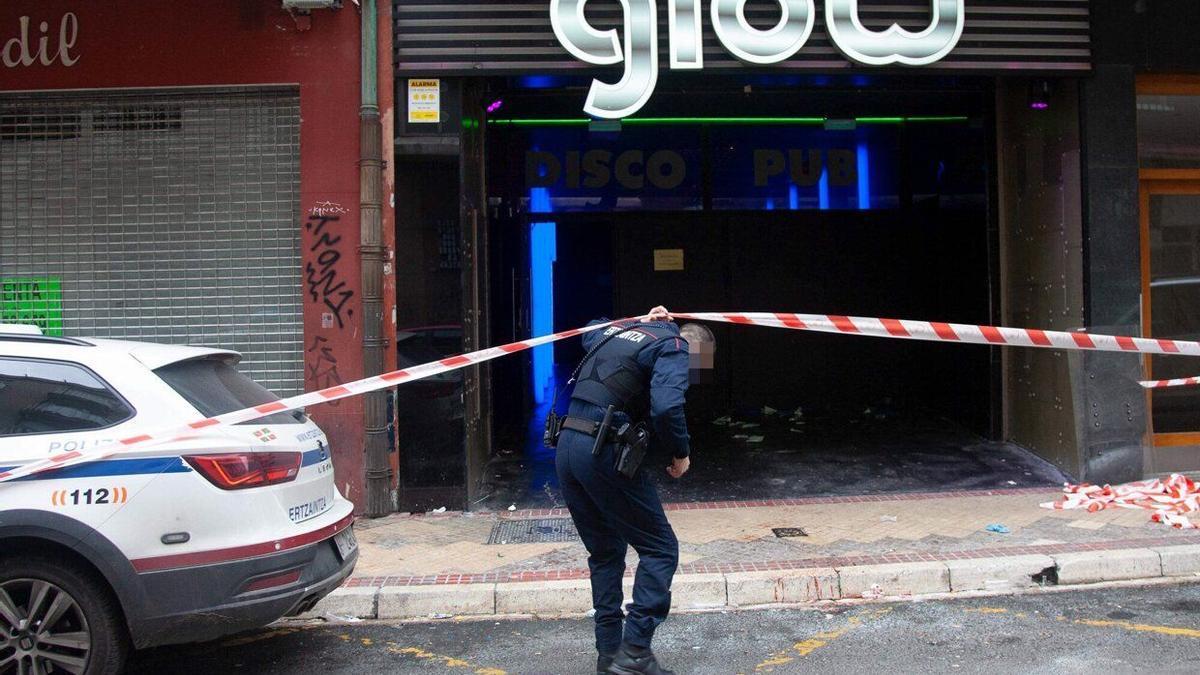 Exterior de la sala Glow tras el apuñalamiento del pasado domingo