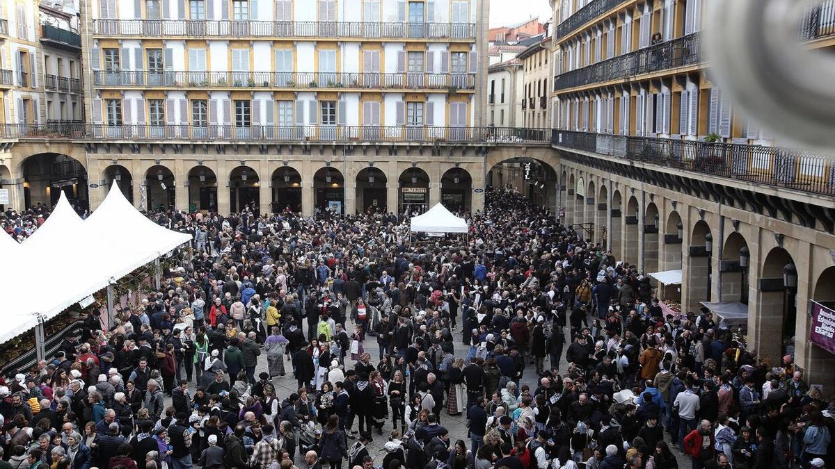 Imagen de la plaza de la Constitución en la feria de Santo Tomás de 2019