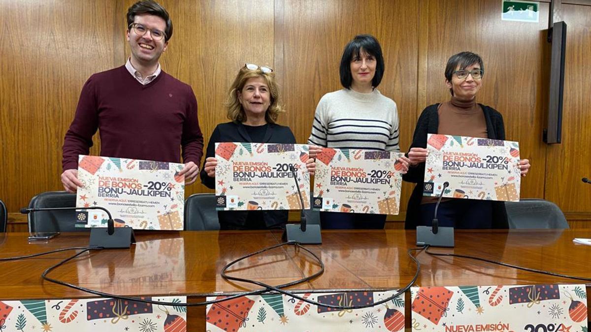 Presentación de la campaña por parte de la asociación y el Ayuntamiento.