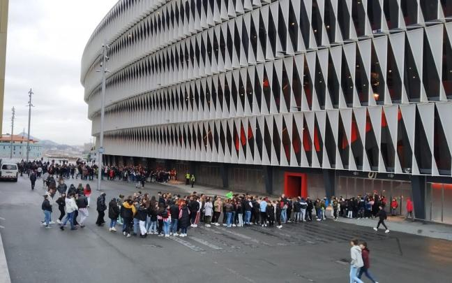 Gran afluencia en la apertura de puertas para la fiesta del Athletic Gran afluencia en la apertura de puertas para la fiesta del Athletic