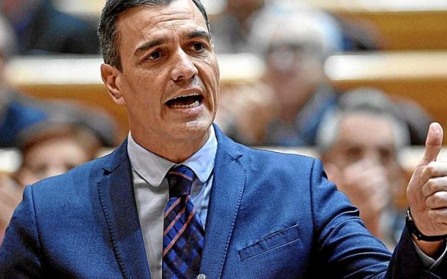 Pedro S&aacute;nchez y Alberto N&uacute;&ntilde;ez Feij&oacute;o, durante su debate ayer en el Senado, el &uacute;ltimo de este a&ntilde;o.