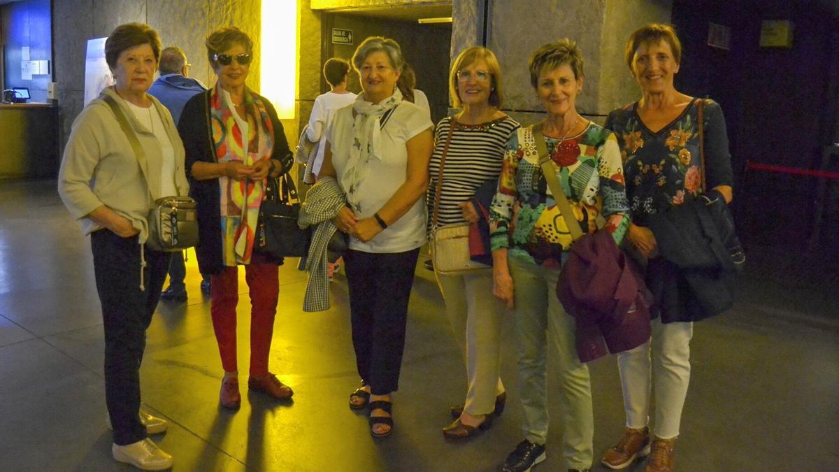 Pepi, Ana, Emilia, Carmen, María y Maribel