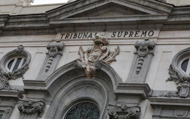 Fachada del Supremo. Fachada del Supremo.