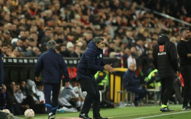 Esterno Valverde en Mestalla