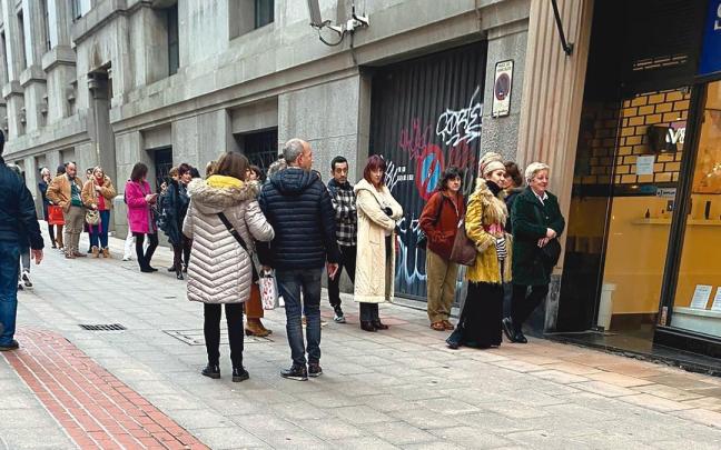 Colas en Bilbao en la tienda de Ercilla de Sibari Republic